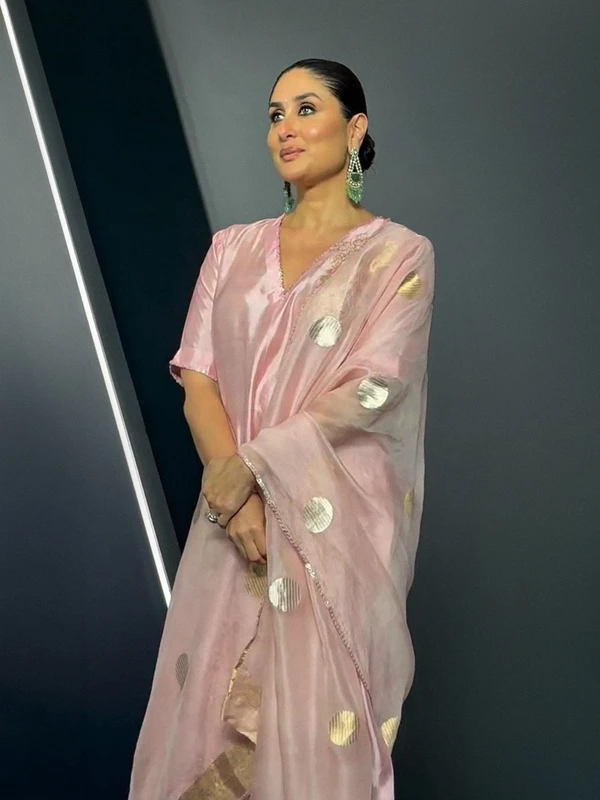 Kareena Kapoor Khan in Handwoven Pink Silk Banarasi Suit