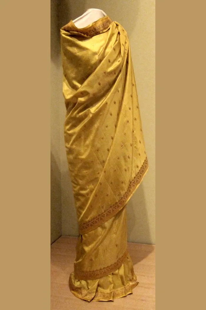 Antique Gold Pure Silk Handloom Banarasi Saree