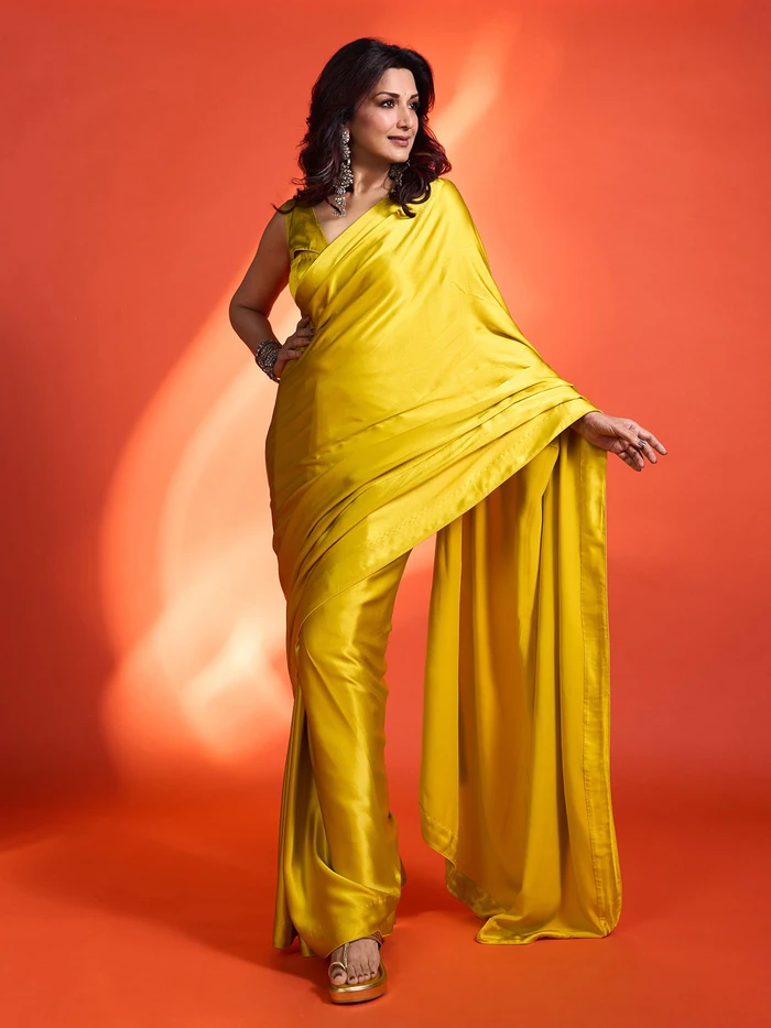 Sonali Bendre in Handwoven Citrine Yellow Silk Saree
