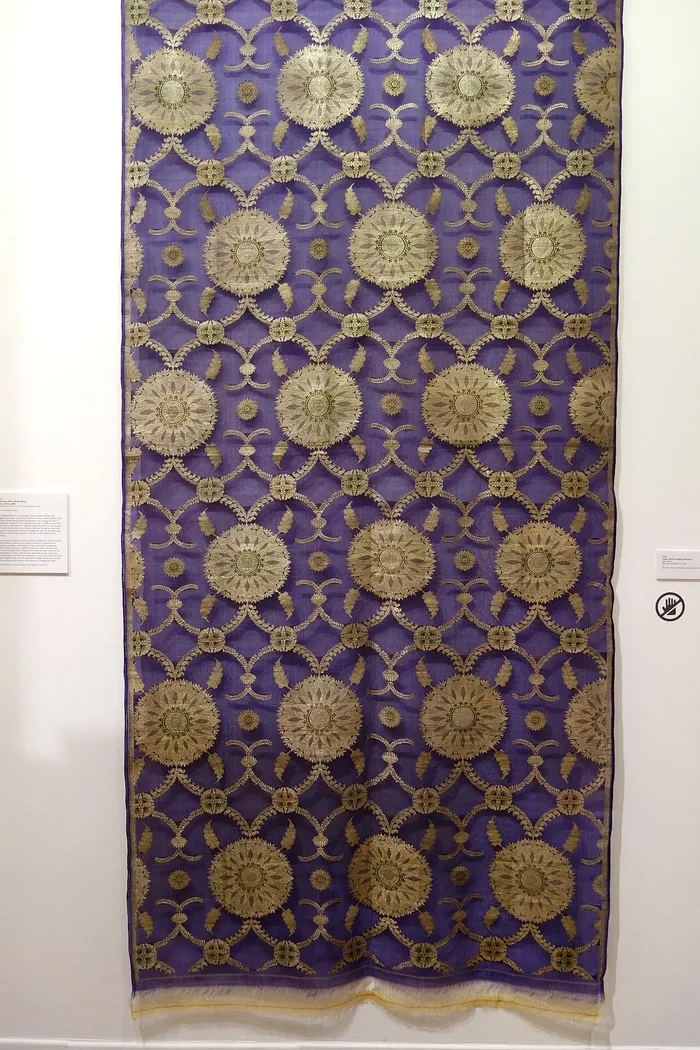 Violet Gold Jaal Kadhua Banarasi Silk Saree