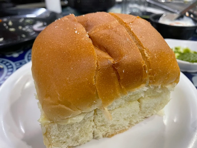 Pav (Pav)