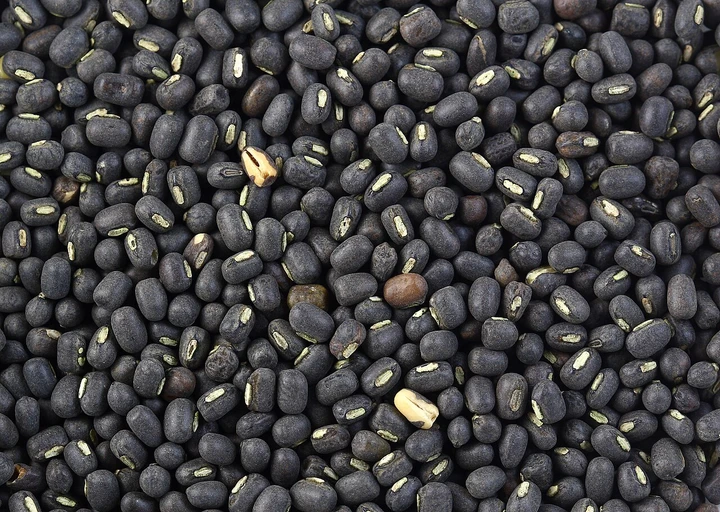 Whole Urad (Sabut Urad)