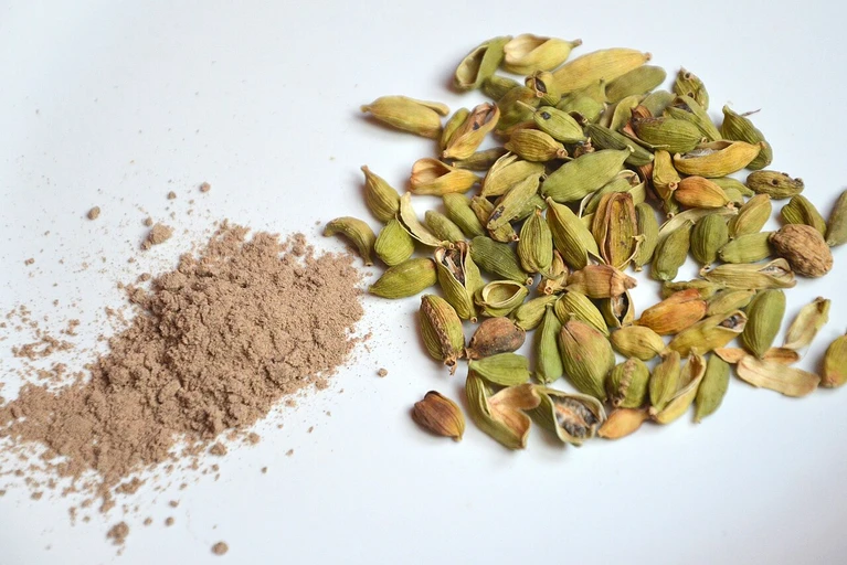 Green Cardamom (Chhoti Elaichi)