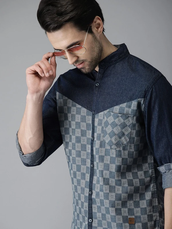 Campus Sutra Men Blue Standard Regular Fit Checked Chambray Casual Shirt