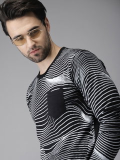 Campus Sutra Men Black & White Self Design Round Neck T-shirt