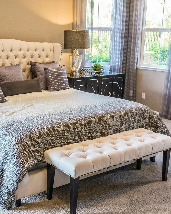 Versailles Tufted Bed